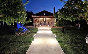 Patras stonehouse with large yard - Πέτρινο σπίτι με αυλή